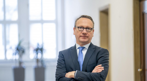 Dr. Benjamin Limbach
